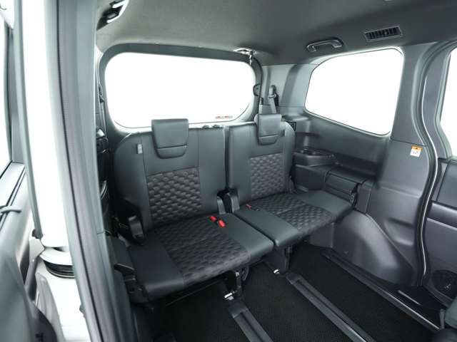 VOXY HYBRID 4WD