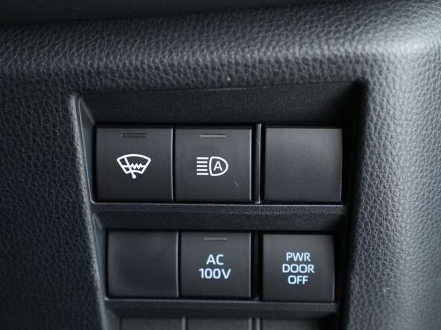 VOXY HYBRID 4WD
