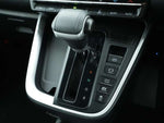 VOXY HYBRID 4WD