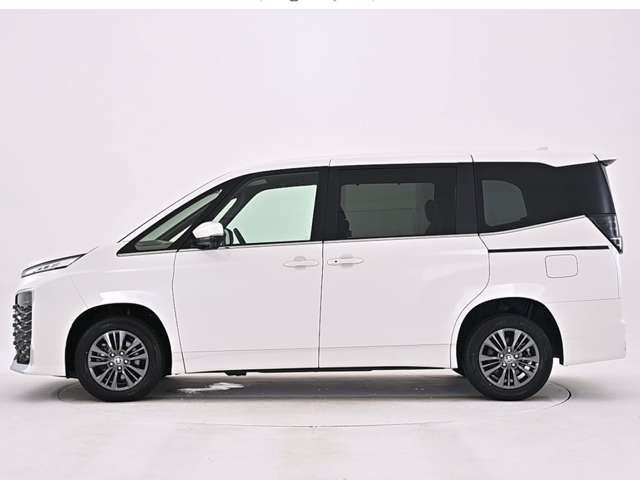 VOXY HYBRID 4WD