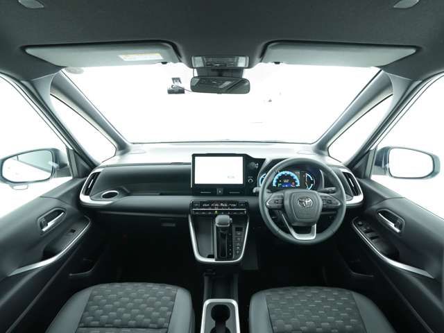 VOXY HYBRID 4WD
