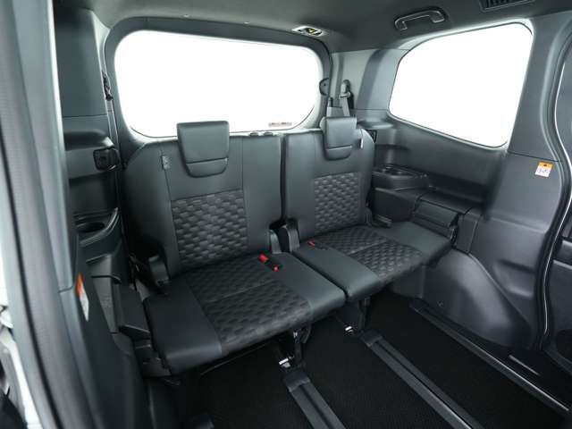 VOXY HYBRID 4WD