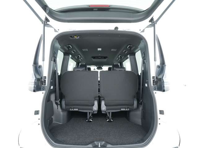VOXY HYBRID 4WD
