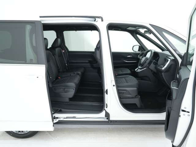 VOXY HYBRID 4WD
