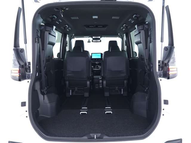 VOXY HYBRID 4WD