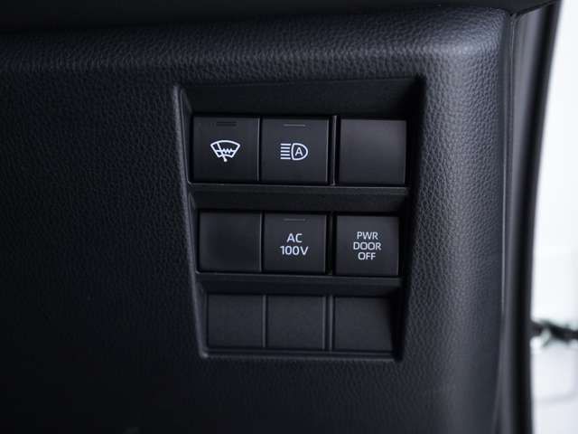 VOXY HYBRID 4WD