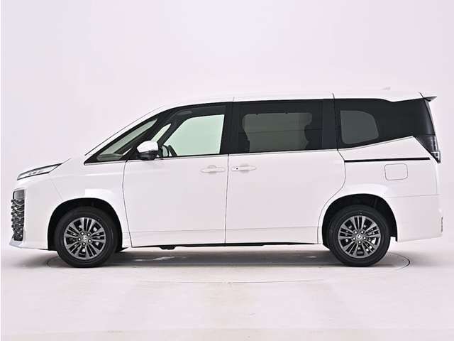 VOXY HYBRID 4WD