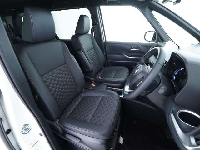 VOXY HYBRID 4WD