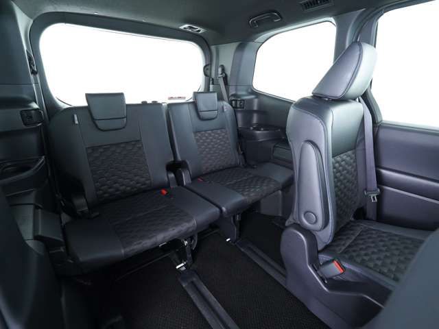 VOXY HYBRID 4WD