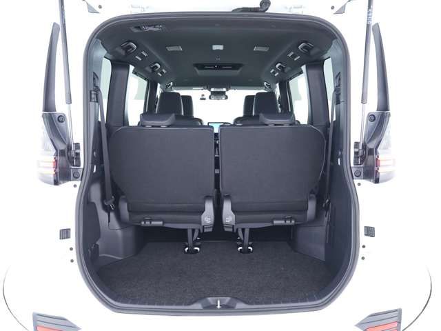VOXY HYBRID 4WD