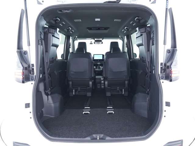 VOXY HYBRID 4WD