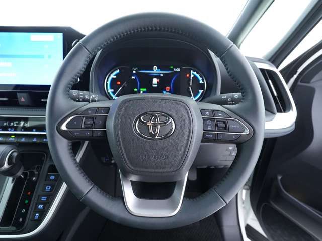 VOXY HYBRID 4WD