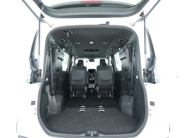 VOXY HYBRID 4WD