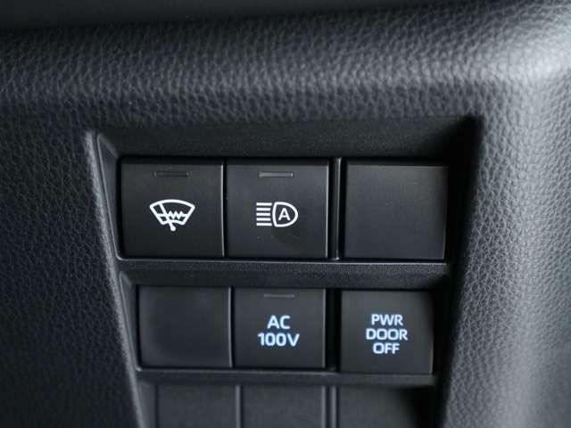VOXY HYBRID 4WD