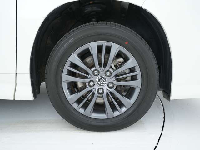 VOXY HYBRID 4WD