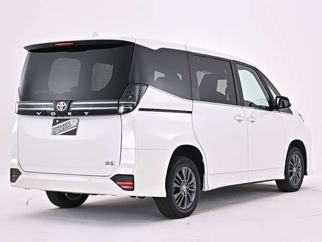 VOXY HYBRID 4WD