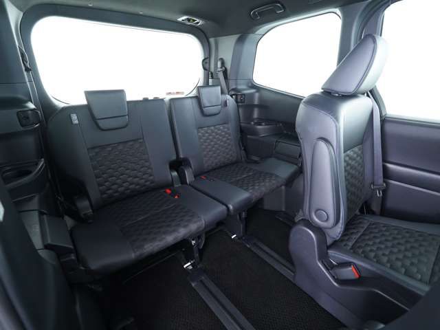 VOXY HYBRID 4WD