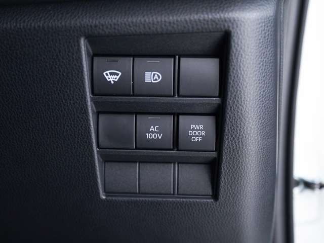 VOXY HYBRID 4WD