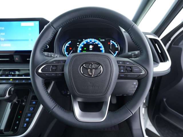 VOXY HYBRID 4WD