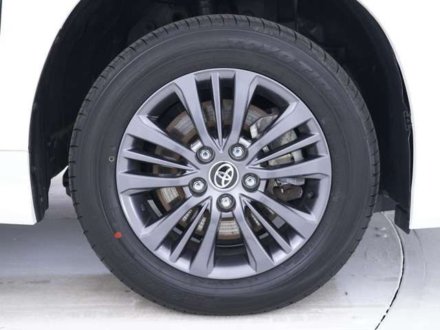 VOXY HYBRID 4WD