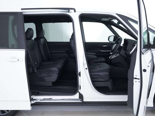 VOXY HYBRID 4WD