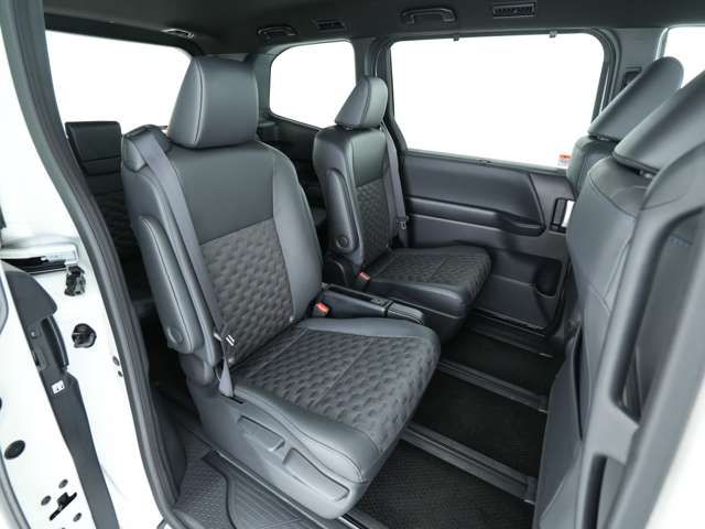 VOXY HYBRID 4WD
