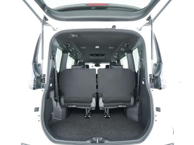 VOXY HYBRID 4WD
