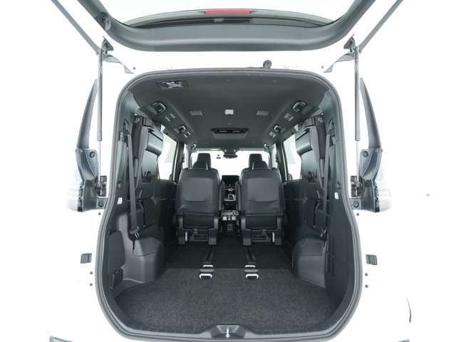 VOXY HYBRID 4WD
