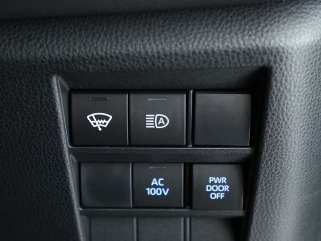 VOXY HYBRID 4WD