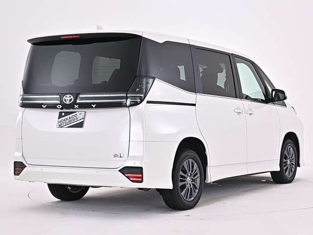 VOXY HYBRID 4WD