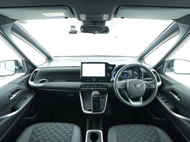 VOXY HYBRID 4WD