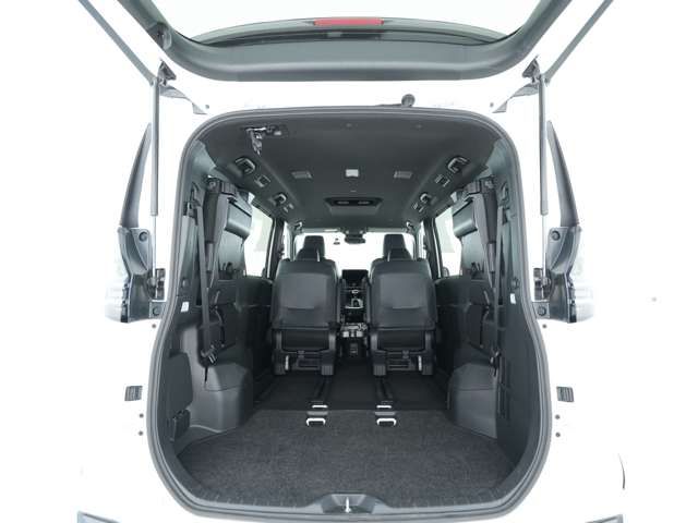 VOXY HYBRID 4WD