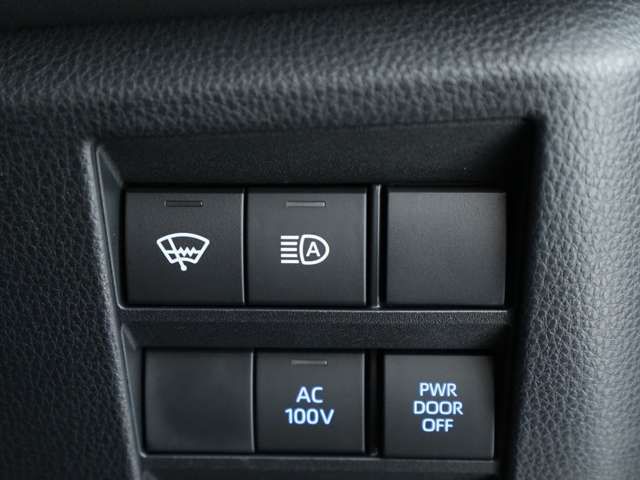 VOXY HYBRID 4WD