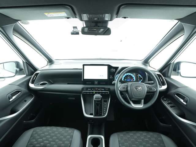 VOXY HYBRID 4WD