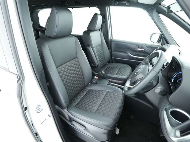 VOXY HYBRID 4WD