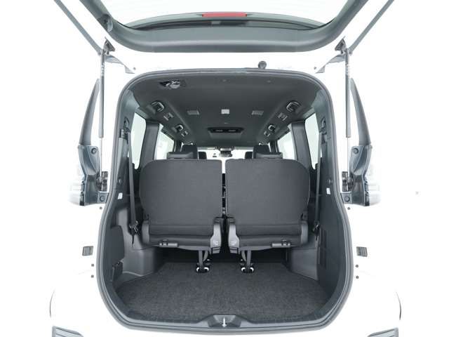VOXY HYBRID 4WD