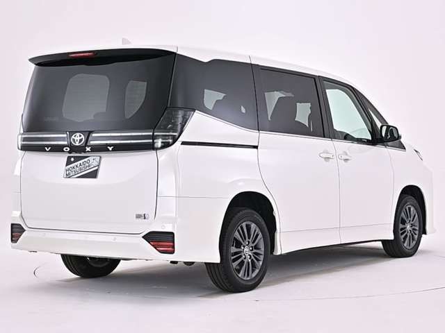 VOXY HYBRID 4WD