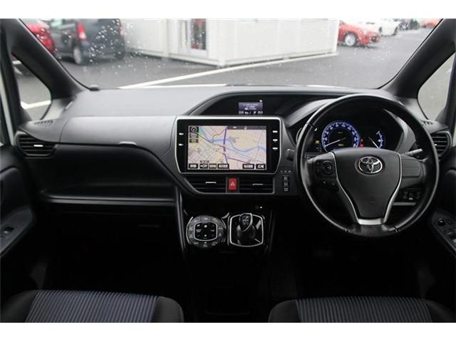 VOXY HYBRID