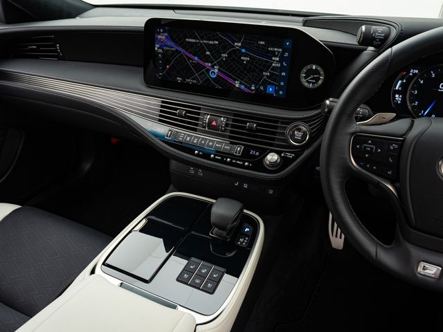 LEXUS LS500 4WD