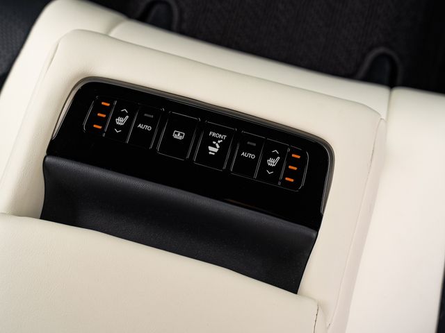 LEXUS LS500 4WD