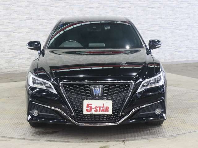 CROWN sedan hybrid