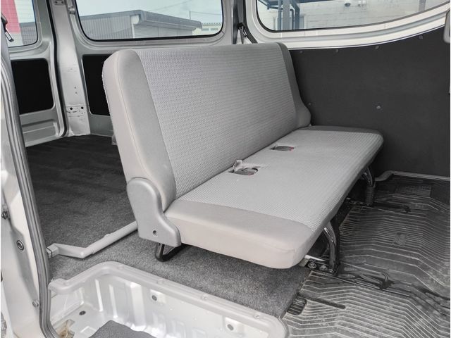 NV350 CARAVAN 4WD