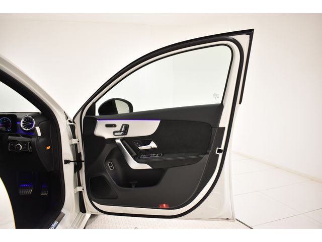 MERCEDES BENZ A class sedan