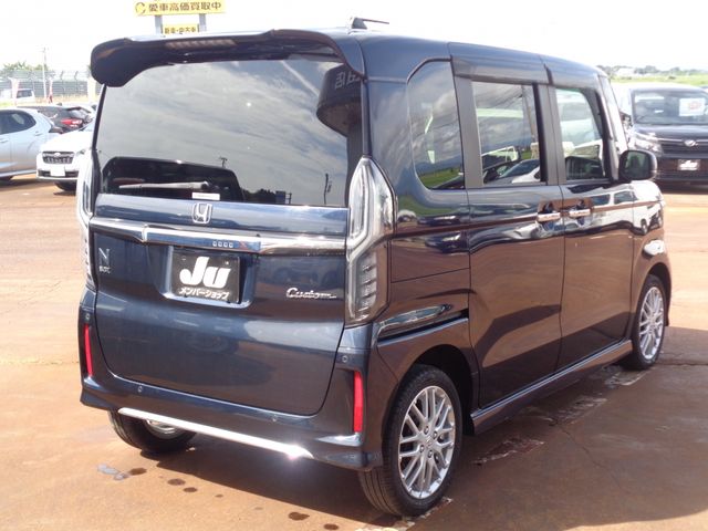 N BOX CUSTOM 4WD