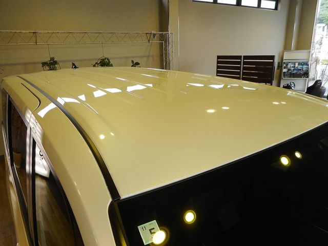 VOXY HYBRID