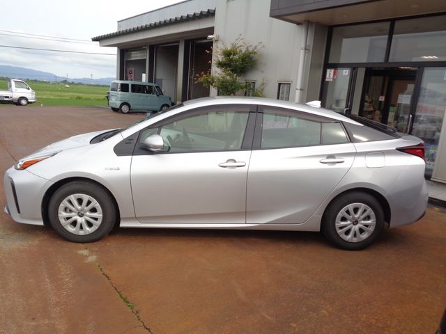 PRIUS 4WD