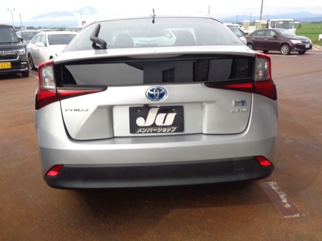 PRIUS 4WD