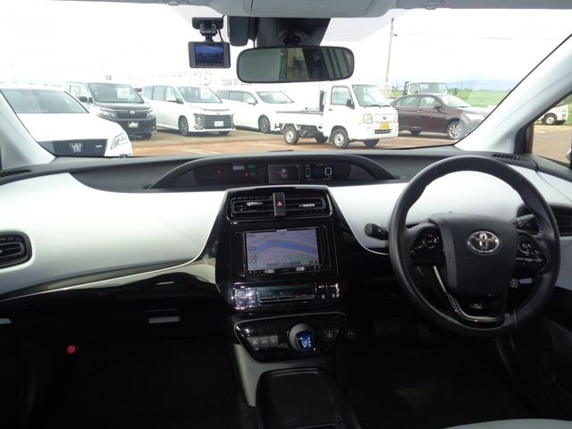PRIUS 4WD