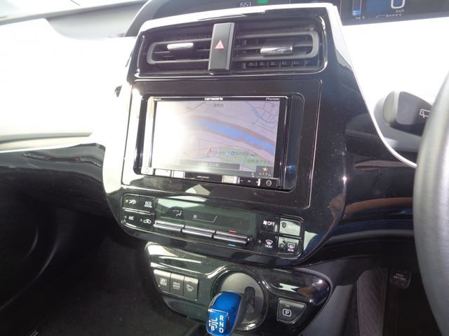 PRIUS 4WD