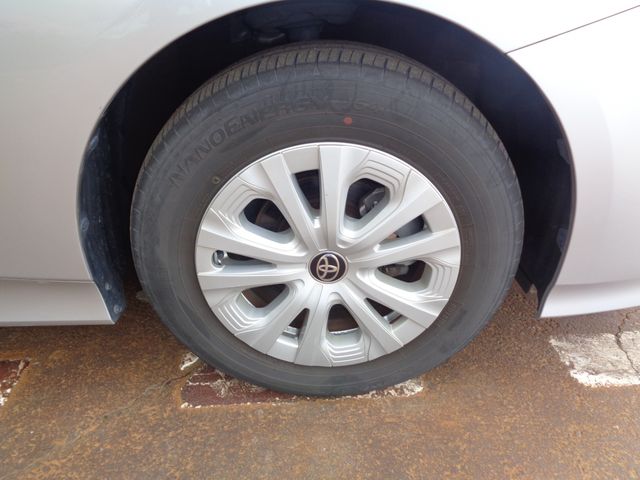PRIUS 4WD
